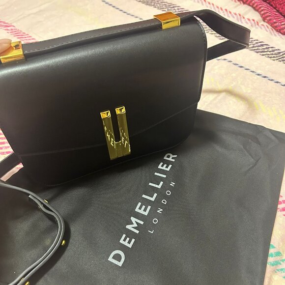 DeMellier The Vancouver - Picture 3 of 7